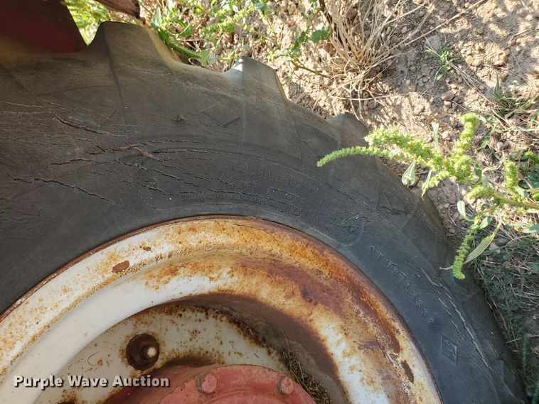 image for item HO9671 Hagie 640 Hi-Tractor applicator