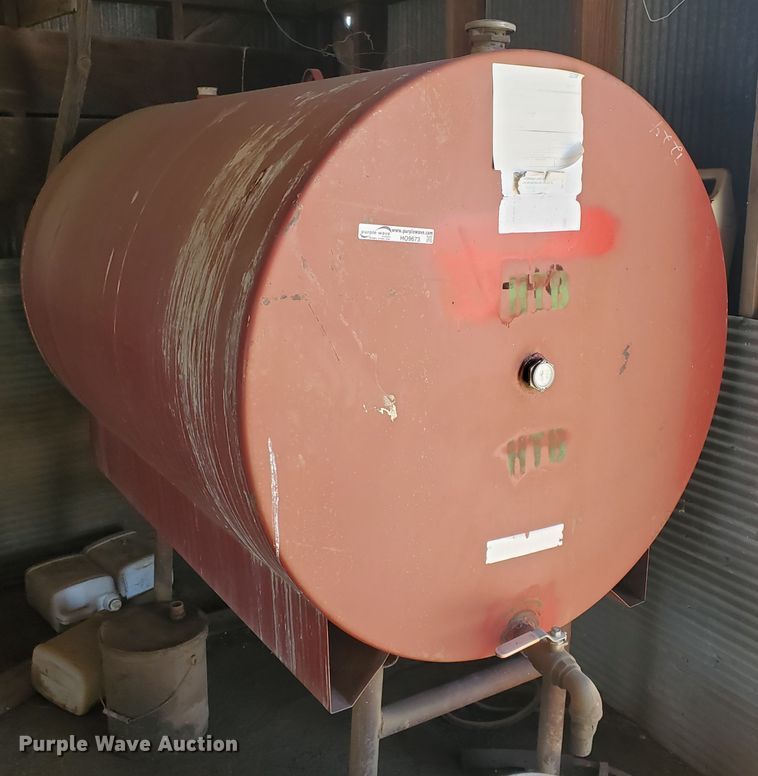 image for item HO9673 (2) oil tanks