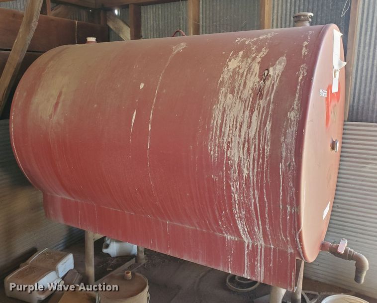 image for item HO9673 (2) oil tanks