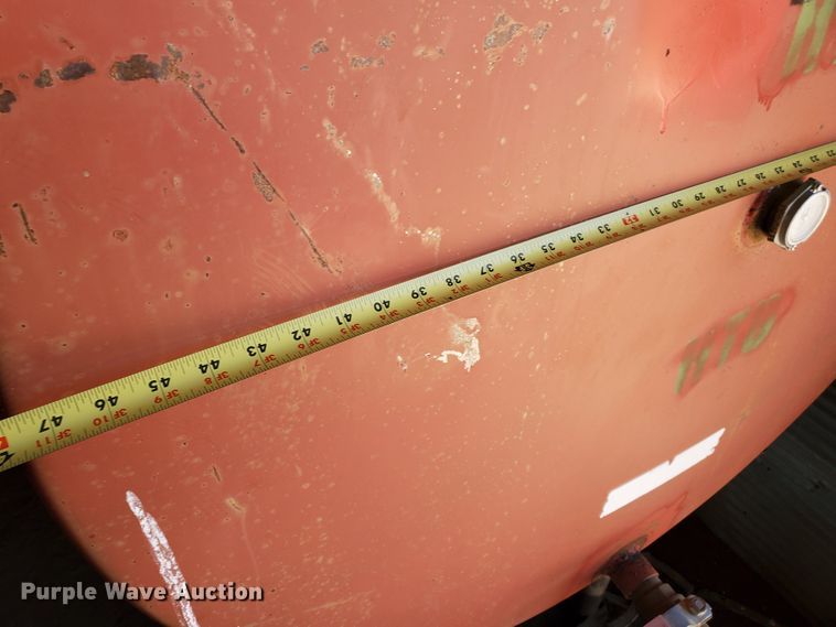 image for item HO9673 (2) oil tanks