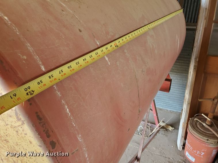 image for item HO9673 (2) oil tanks