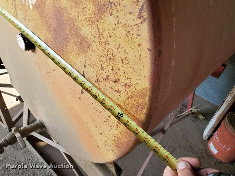 image for item HO9673 (2) oil tanks