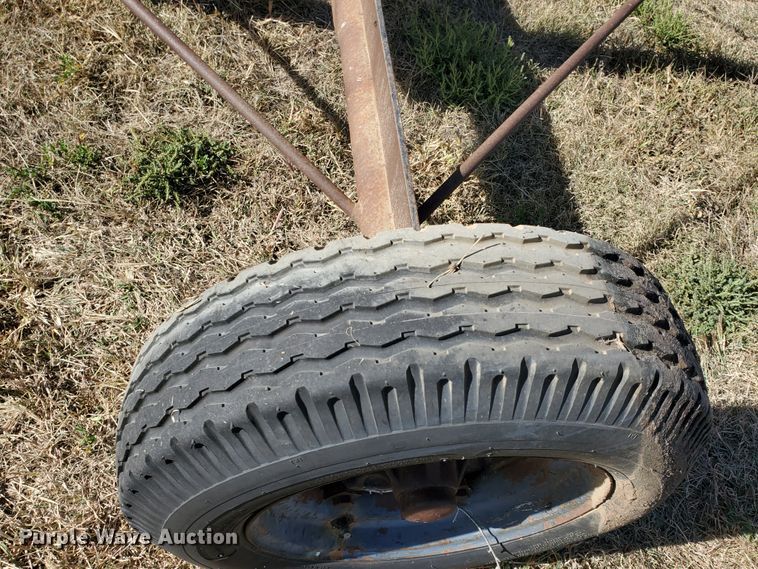 image for item HO9677 Irrigation pipe trailer