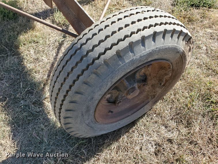 image for item HO9677 Irrigation pipe trailer