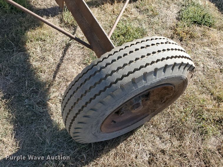 image for item HO9677 Irrigation pipe trailer