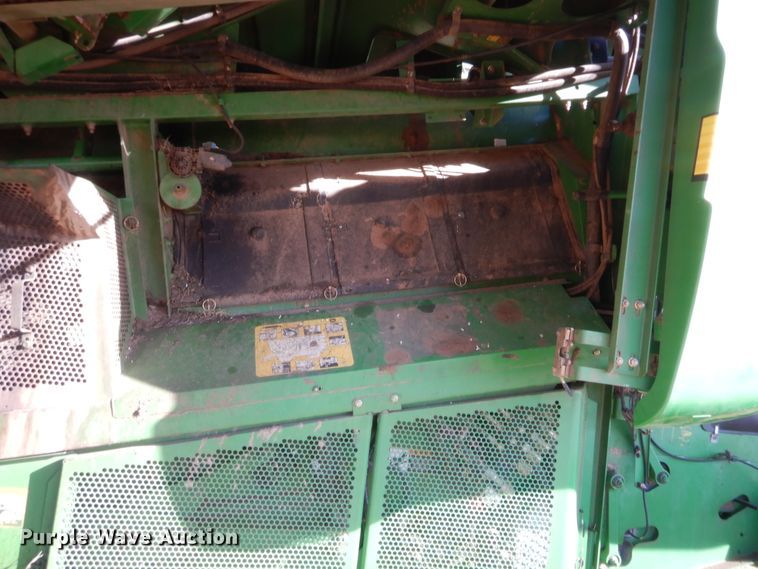 image for item HW9037 2004 John Deere 9660 STS  combine