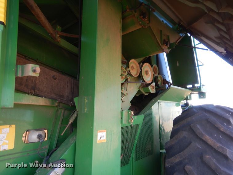 image for item HW9037 2004 John Deere 9660 STS  combine