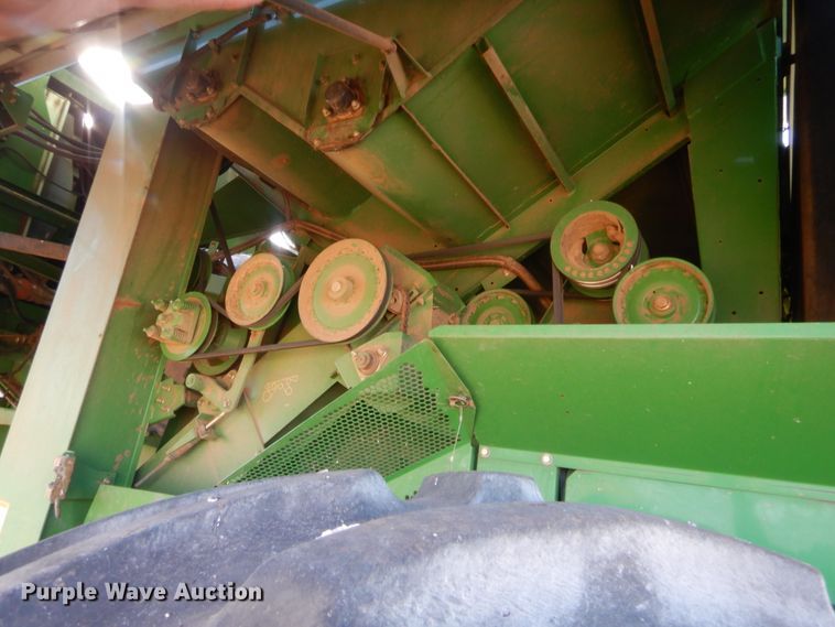 image for item HW9037 2004 John Deere 9660 STS  combine