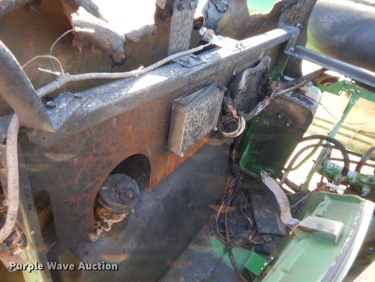 image for item HW9037 2004 John Deere 9660 STS  combine