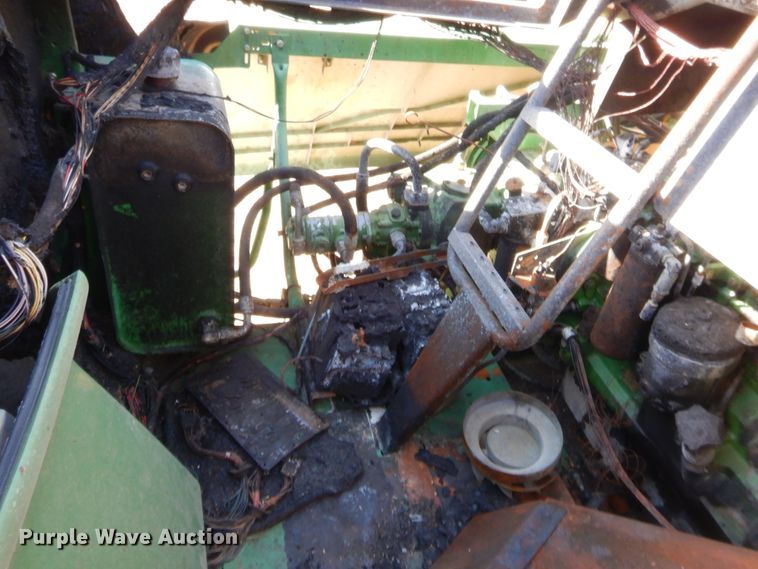 image for item HW9037 2004 John Deere 9660 STS  combine