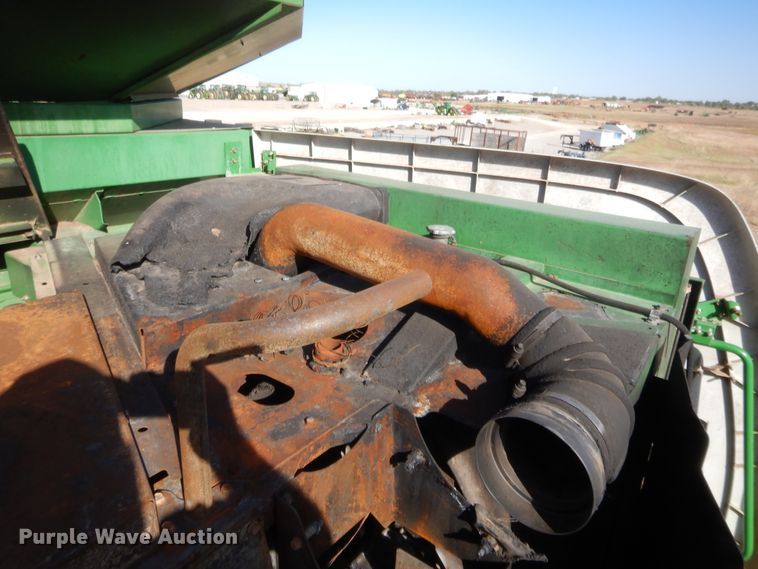 image for item HW9037 2004 John Deere 9660 STS  combine