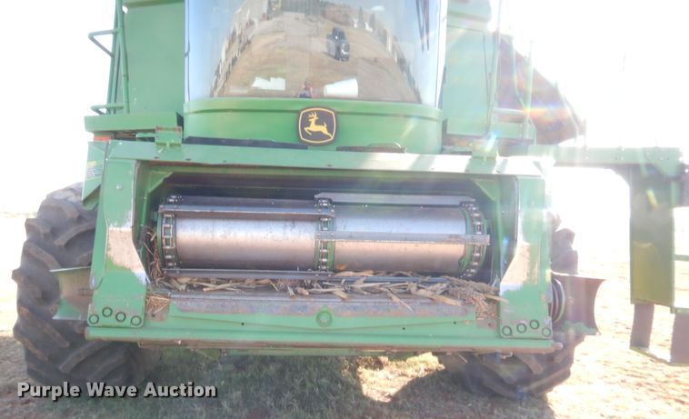 image for item HW9037 2004 John Deere 9660 STS  combine