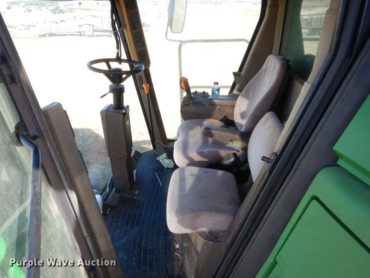 image for item HW9037 2004 John Deere 9660 STS  combine