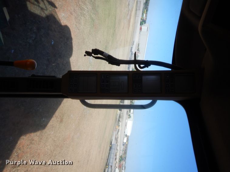 image for item HW9037 2004 John Deere 9660 STS  combine