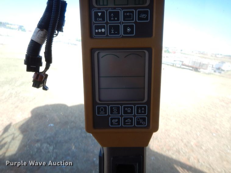 image for item HW9037 2004 John Deere 9660 STS  combine