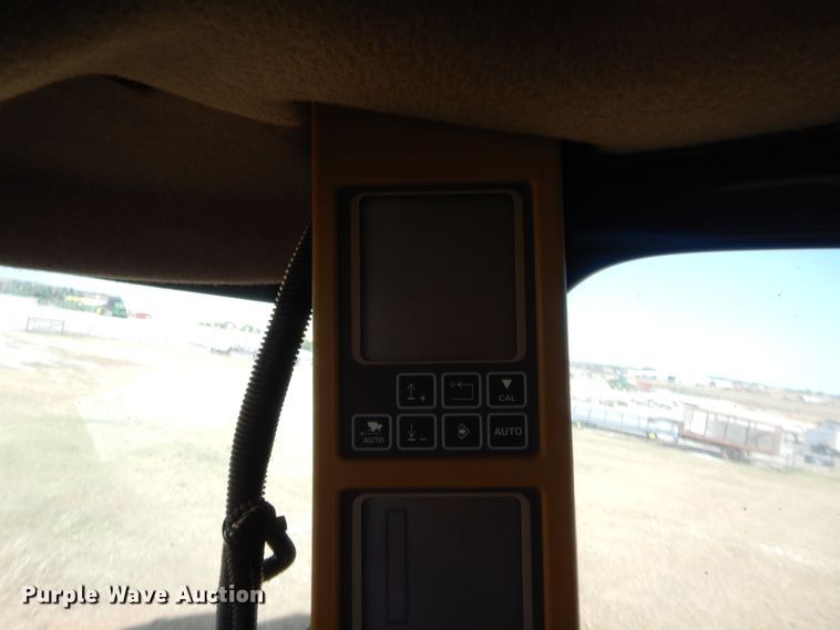 image for item HW9037 2004 John Deere 9660 STS  combine