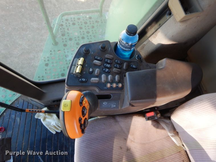 image for item HW9037 2004 John Deere 9660 STS  combine