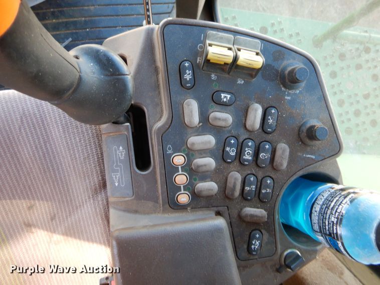 image for item HW9037 2004 John Deere 9660 STS  combine