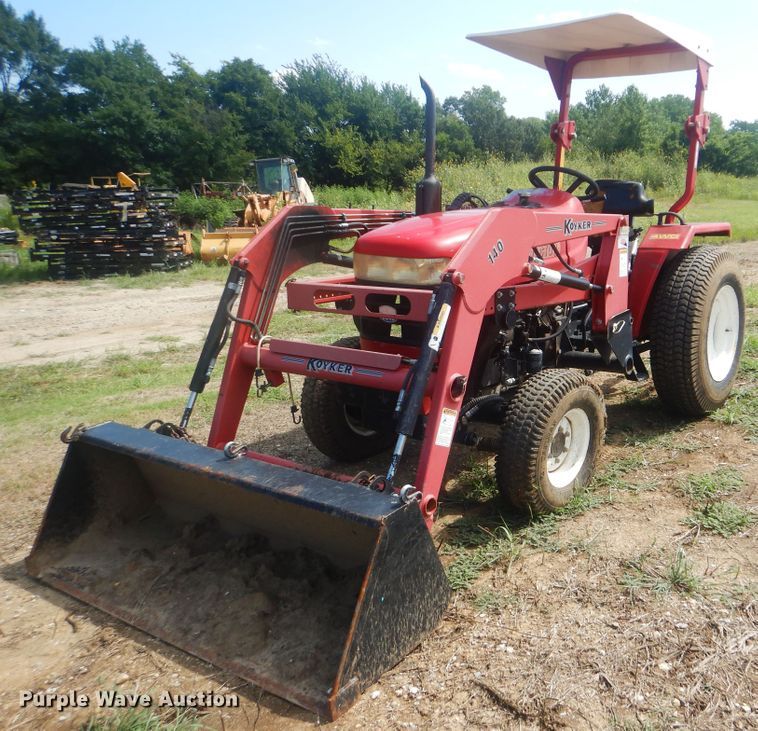 image for item HY9301 2004 Ag King AK-2840  MFWD tractor