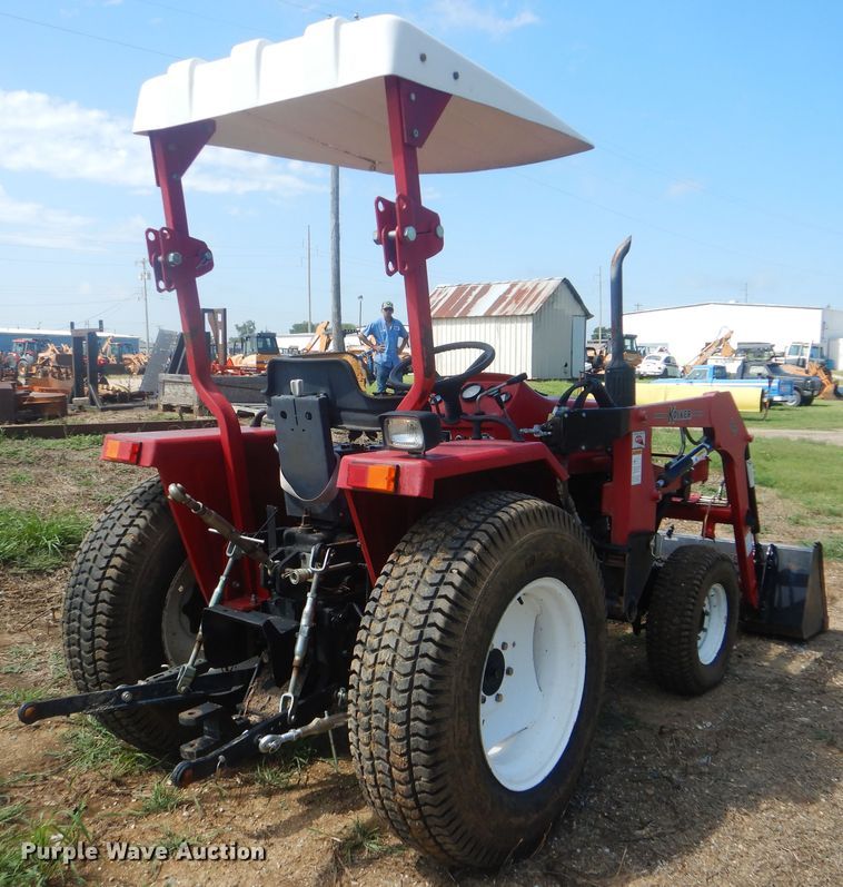 image for item HY9301 2004 Ag King AK-2840  MFWD tractor