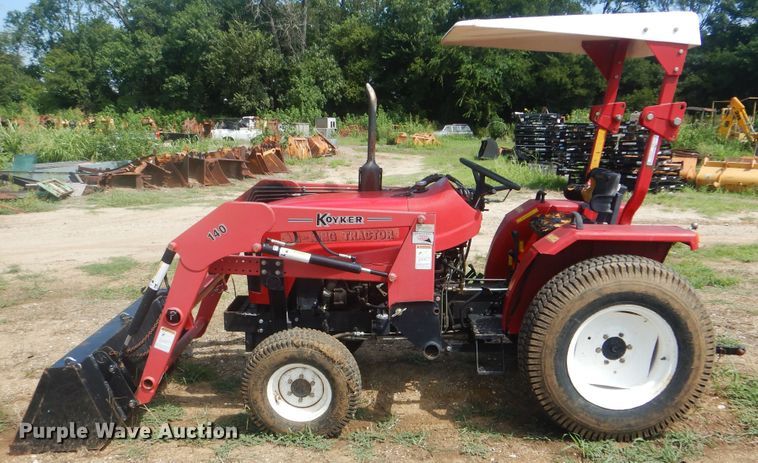 image for item HY9301 2004 Ag King AK-2840  MFWD tractor