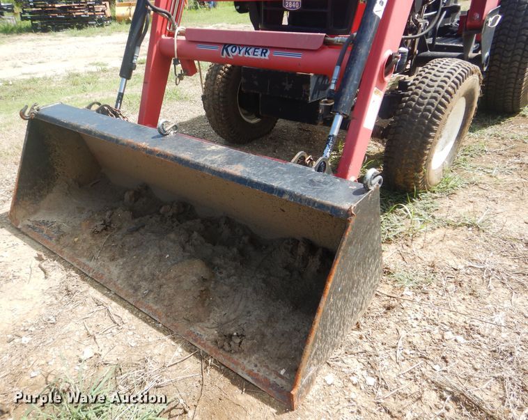 image for item HY9301 2004 Ag King AK-2840  MFWD tractor