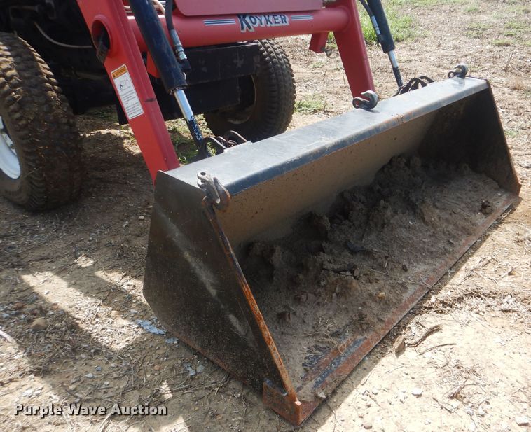 image for item HY9301 2004 Ag King AK-2840  MFWD tractor