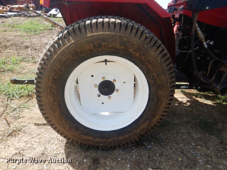 image for item HY9301 2004 Ag King AK-2840  MFWD tractor