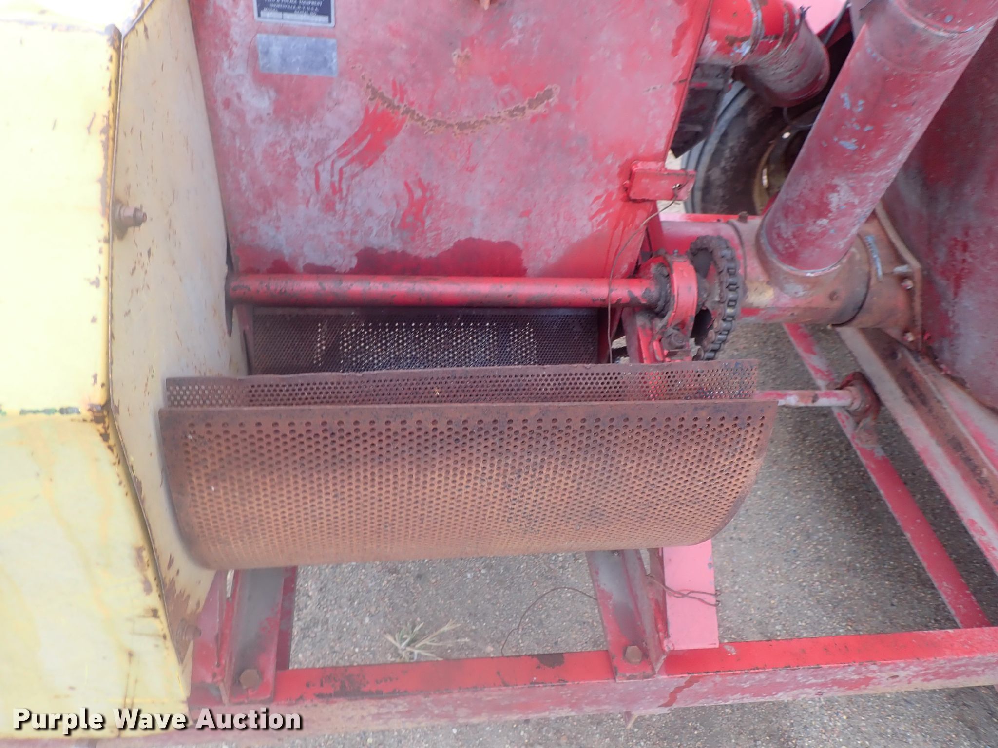 Papec 870 feed mixer/grinder in Kinsley, KS Item GN9175 sold Purple