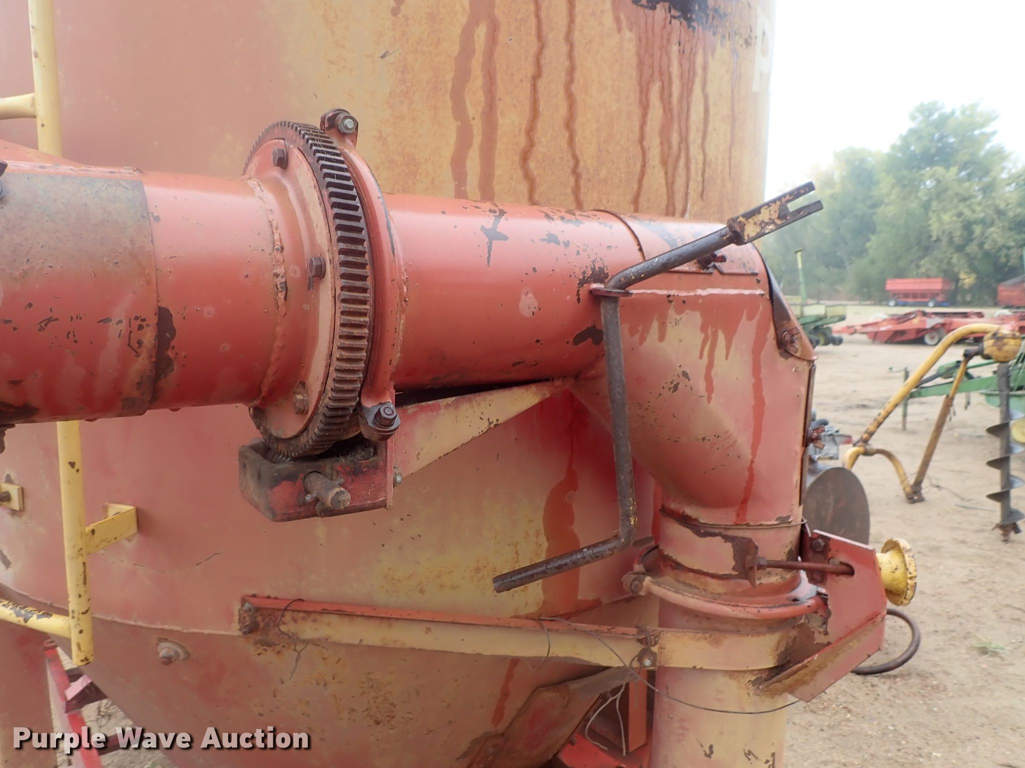 Papec 870 feed mixer/grinder in Kinsley, KS Item GN9175 sold Purple