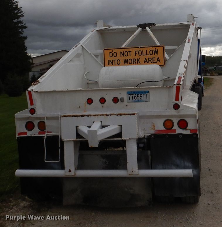 image for item AF9951 1998 Corn Belt S-4202-W bottom dump trailer