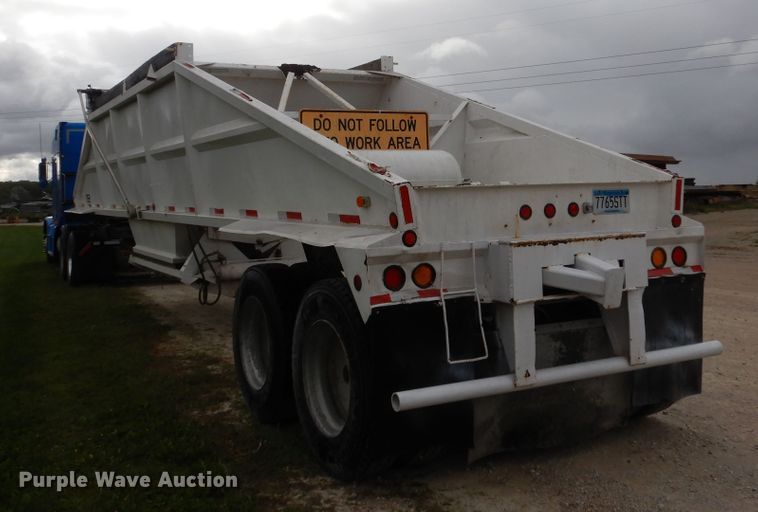 image for item AF9951 1998 Corn Belt S-4202-W bottom dump trailer