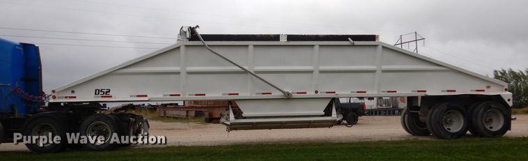image for item AF9951 1998 Corn Belt S-4202-W bottom dump trailer