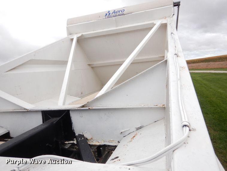 image for item AF9951 1998 Corn Belt S-4202-W bottom dump trailer