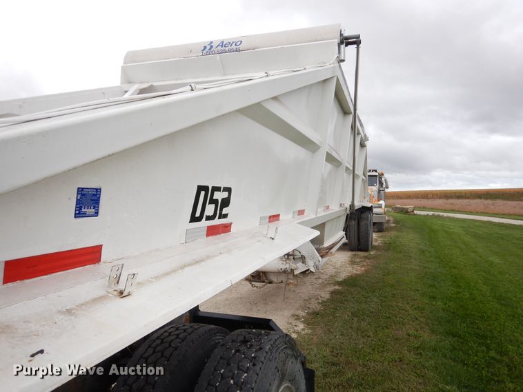image for item AF9951 1998 Corn Belt S-4202-W bottom dump trailer