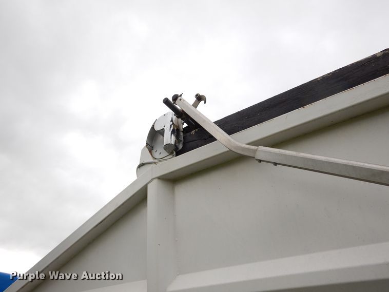 image for item AF9951 1998 Corn Belt S-4202-W bottom dump trailer