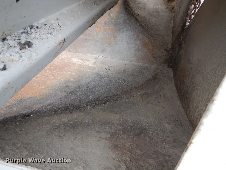 image for item AF9951 1998 Corn Belt S-4202-W bottom dump trailer