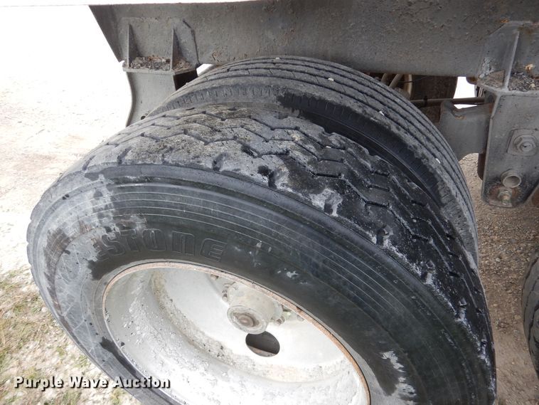 image for item AF9951 1998 Corn Belt S-4202-W bottom dump trailer