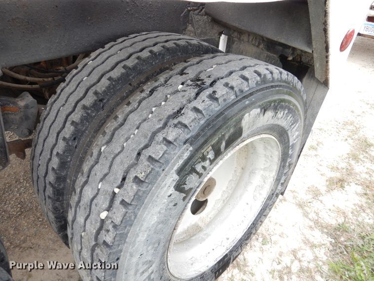 image for item AF9951 1998 Corn Belt S-4202-W bottom dump trailer