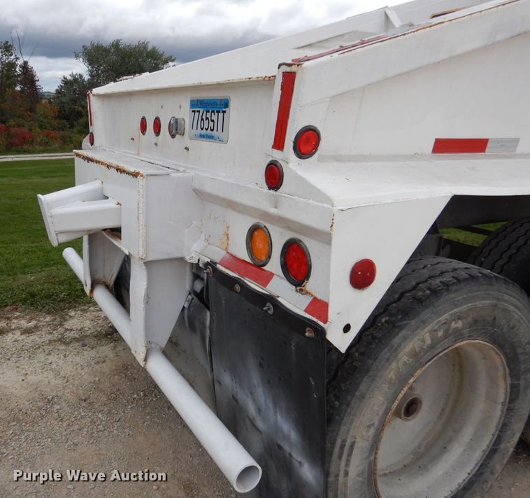 image for item AF9951 1998 Corn Belt S-4202-W bottom dump trailer