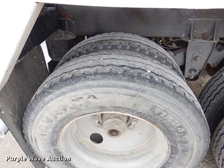 image for item AF9951 1998 Corn Belt S-4202-W bottom dump trailer