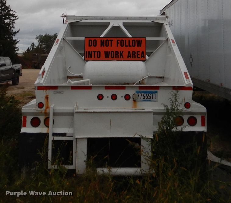 image for item AF9952 1998 Corn Belt S4202-W bottom dump trailer