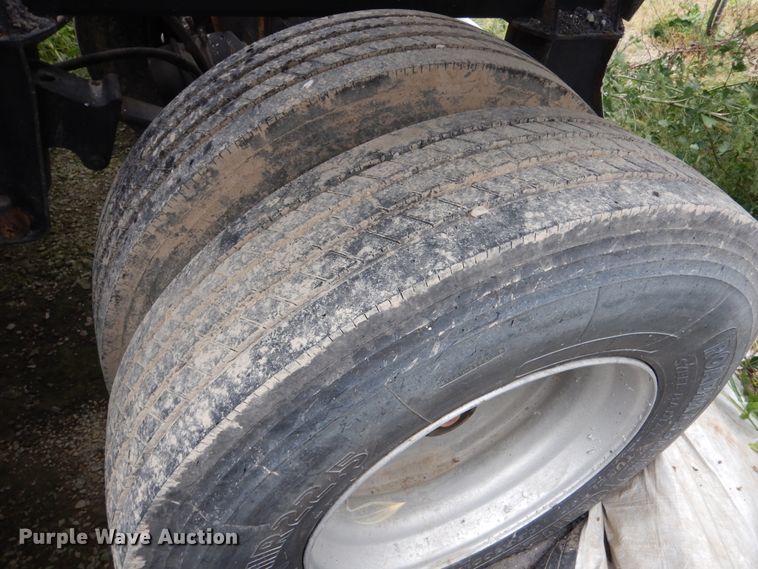 image for item AF9952 1998 Corn Belt S4202-W bottom dump trailer