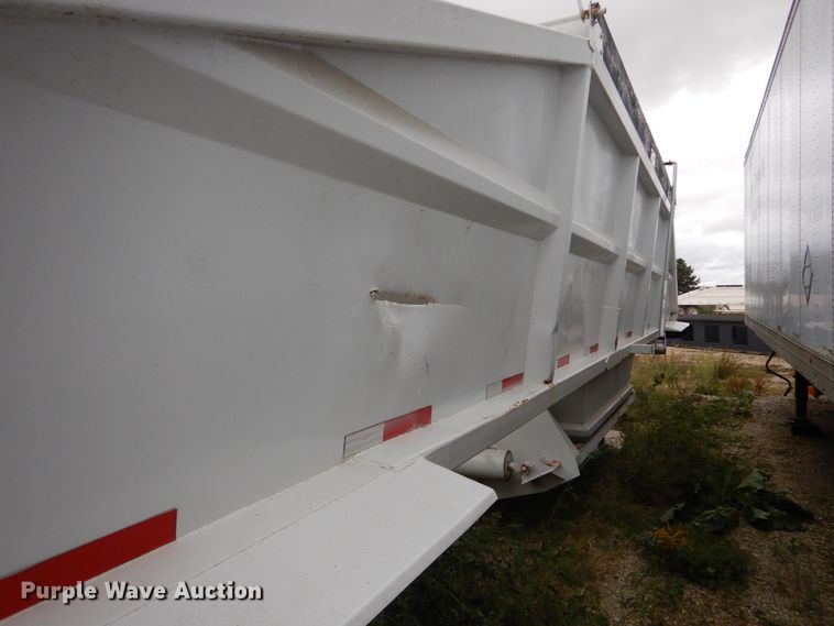 image for item AF9952 1998 Corn Belt S4202-W bottom dump trailer