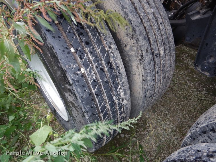 image for item AF9952 1998 Corn Belt S4202-W bottom dump trailer