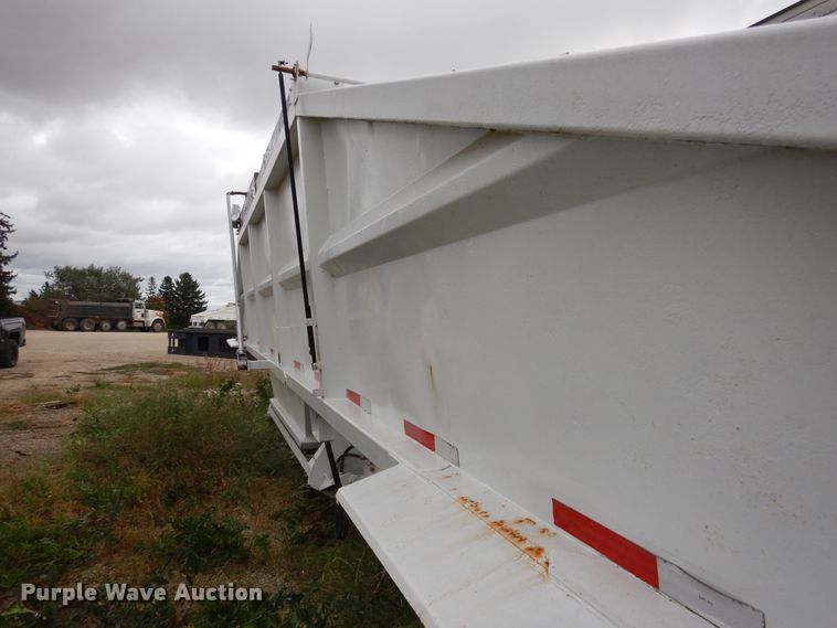 image for item AF9952 1998 Corn Belt S4202-W bottom dump trailer