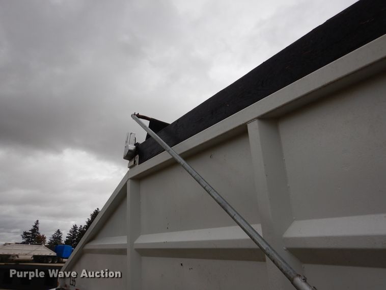 image for item AF9952 1998 Corn Belt S4202-W bottom dump trailer