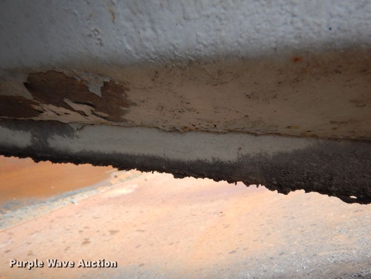 image for item AF9952 1998 Corn Belt S4202-W bottom dump trailer