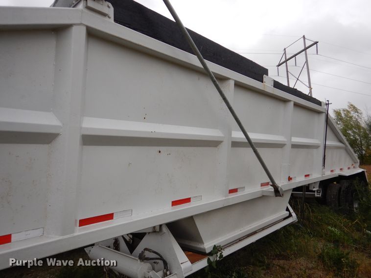 image for item AF9952 1998 Corn Belt S4202-W bottom dump trailer