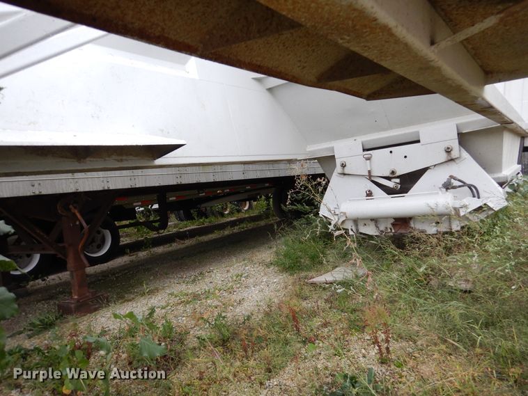 image for item AF9952 1998 Corn Belt S4202-W bottom dump trailer